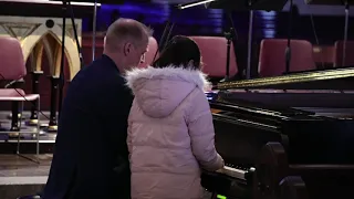 Matthew Mayer 1 Billboard Charting New Age Pianist Performs Merry Christmas With Special Guest 