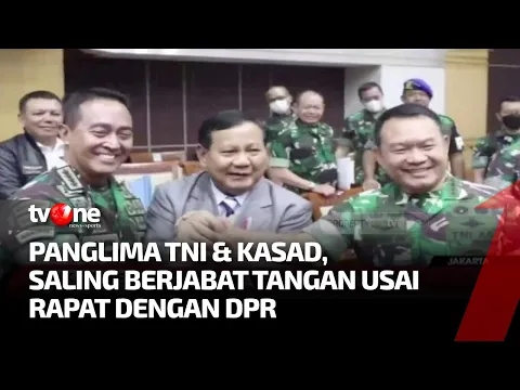 Momen Panglima TNI dan Kasad Bersalaman Dibantu Menhan