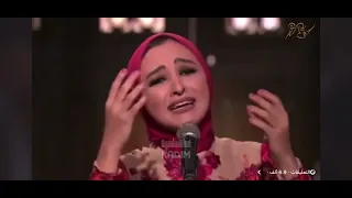 عندما ينسى المايسترو نفسه من جمال الصوت وروعة الأداء 
