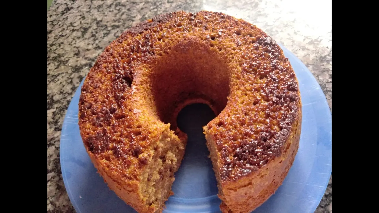 Bolo integral de banana com maçã