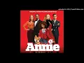 Annie Soundtrack (2014) - It's The Hard-Knock Life