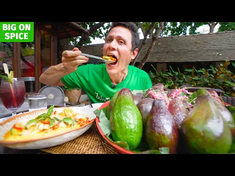 Thailands UNIQUE Avocado Red Curry Delicious Healthy Thai Food in Chiang Mai