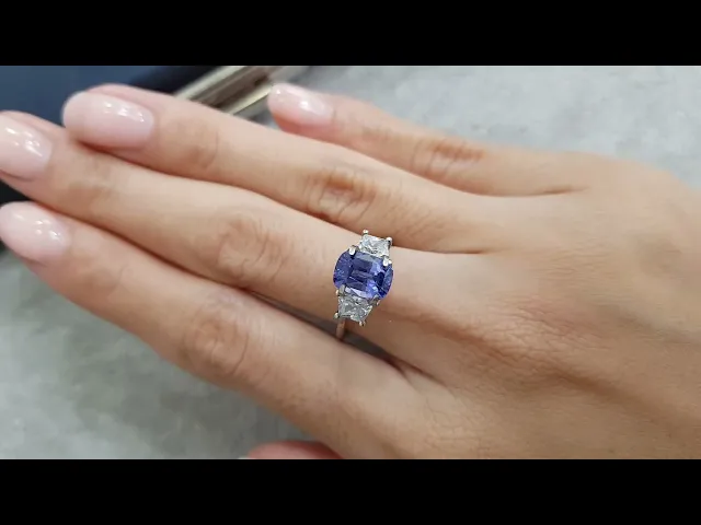 Cushion cut unheated blue sapphire 2.24 ct, Sri Lanka Video  № 1