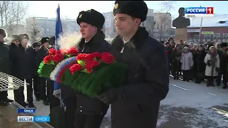 В Омском летно-техническом колледже открыли мемориальную доску