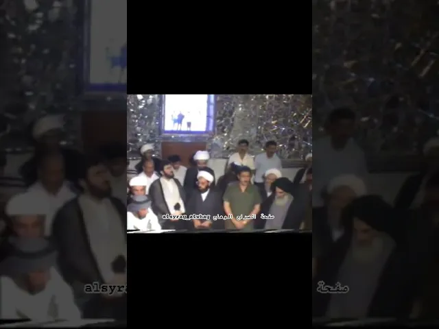 ⁣صلاة المرجع السيستاني على جثمان استاذه السيد ابو القاسم الخوئي عام 1992