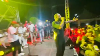  igboamaka kcee make old mamas dance as he performed cultural vibes