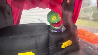 Gemmy airblown inflatable 2007 12ft long carriage with sound strobe lights and pop up animation
