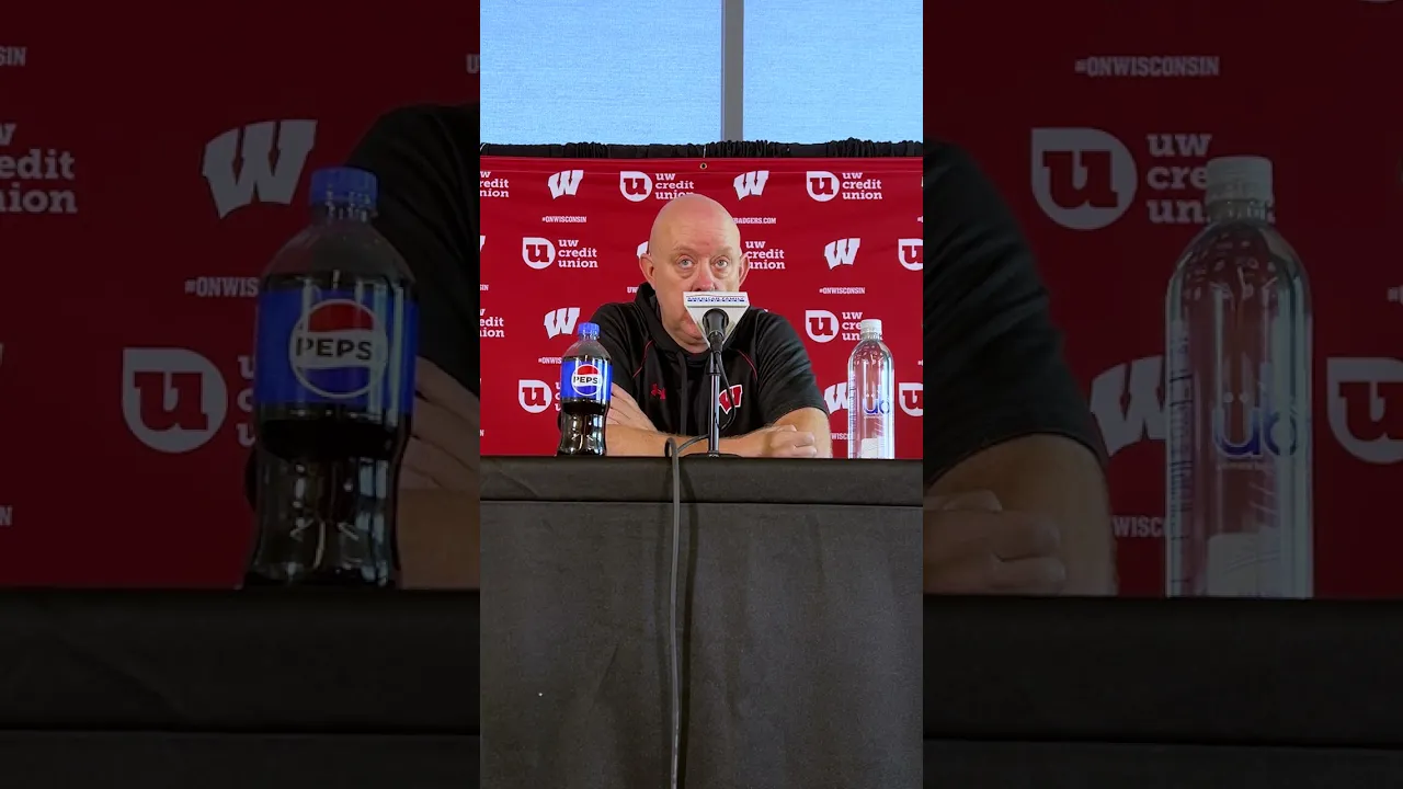Wisconsin volleyball coach Kelly Sheffield praises Nebraska after loss