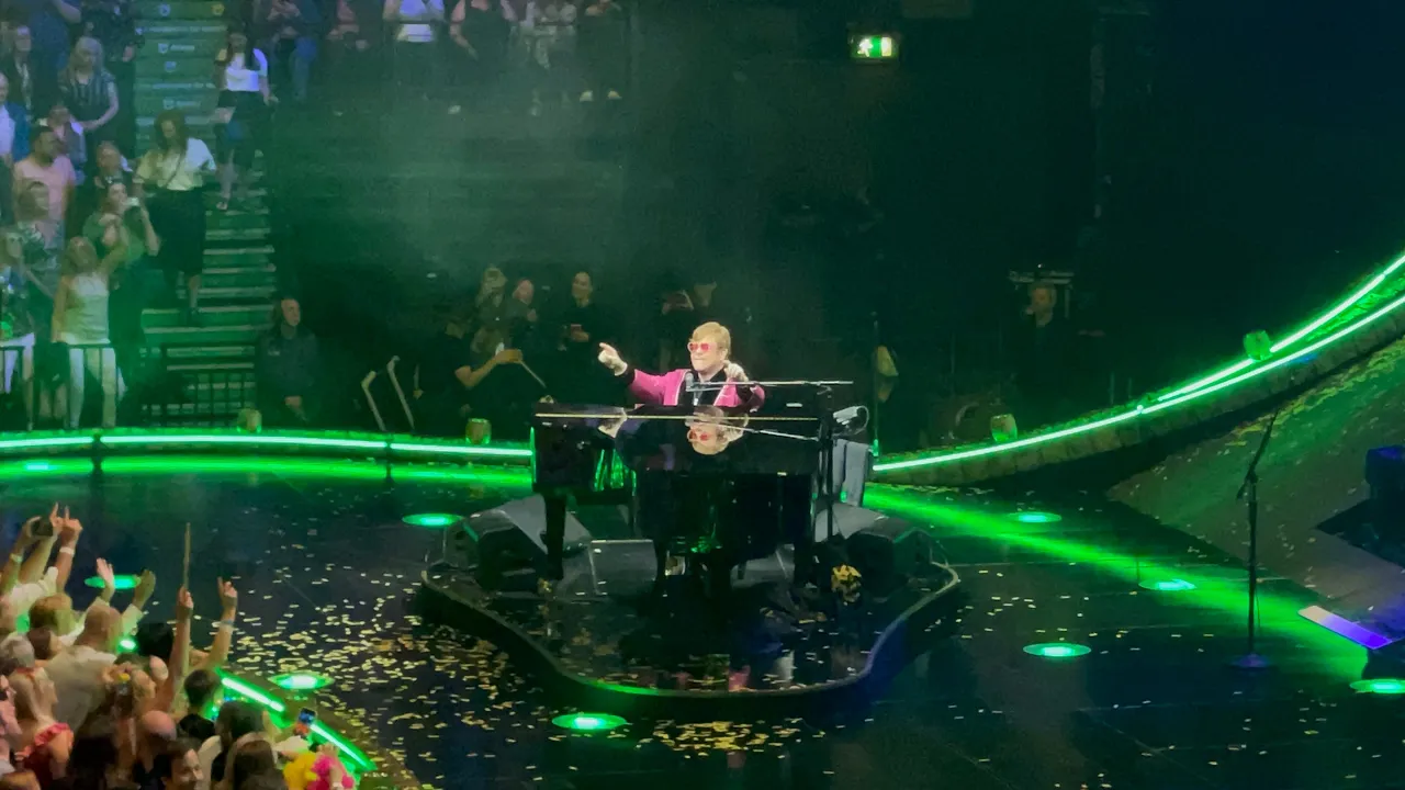 Elton John Live - Farewell Yellow Brick Road Tour - Manchester Arena Show 1 Clips 31/05/23