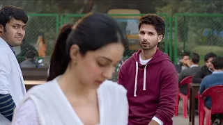 مالوش ف الحب ولكن الاقمر دي بتثبتله ان مافيش اجمل من الحب وبتعيش معاه اجمل ايام حياتها 