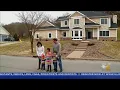 Front Steps Project Documenting Families Outside Their Homes While Helping Local Food Banks
