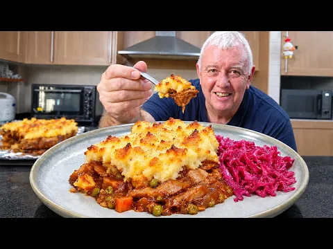 Sausage Onion and Mash Pie