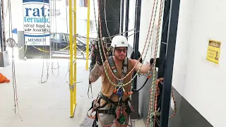 Acesso por cordas NIVEL 1 - fracionamento curto | Rope Access LEVEL 1 - Passing Small Re-baley