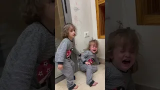 طلع كل الحق على الحيط Babytwins Twins Viral اكسبلور Youtubeshorts ماريا كتاليا  طلع كل الحق على الحيط Babytwins Twins Viral اكسبلور Youtubeshorts ماريا كتاليا