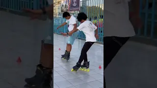 مهارات مع اصغر لاعبة سكيت 