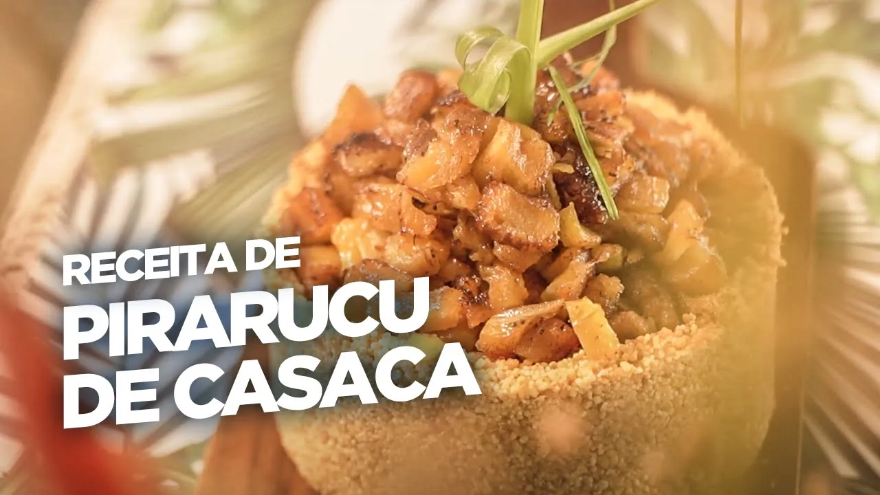 Dessalgando o pirarucu: Lave bem o peixe. Em uma tigela com água gelada, mergulhe o peixe e deixe de. 