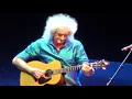 Download Lagu Brian May is playing Dust in the Wind (Kansas song)