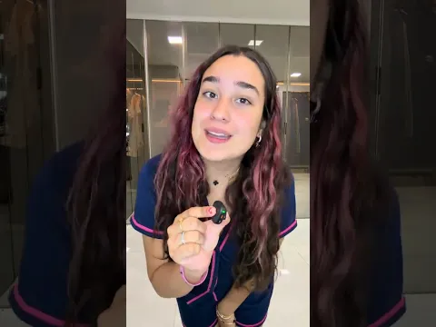 Emilly Vick Mostrando Presentes Para Suas Primas💖 #emillyvickof #dosa #humor #yt #present #short #fy