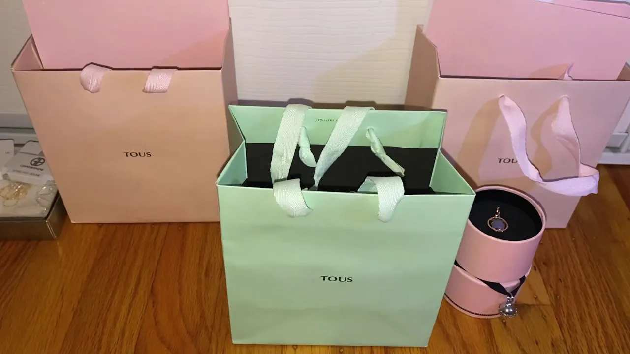 STAINLESS STEEL JEWELRY STORE IN MIAMI