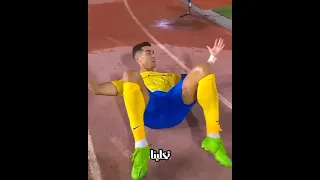 اغرب المواقف في ارضية الملعب 