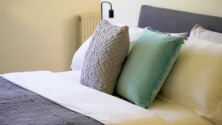 https://i.ytimg.com/vi_webp/utrCz0k9tjc/mqdefault.webp