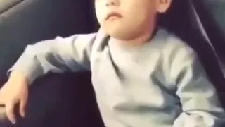 شوفو اش وقع لهاد الولد منين سمع احيدوووس 