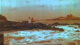 kanchi pattuduthi kasthuri pottu vaithu devadai pol nee nadanthu varavendum