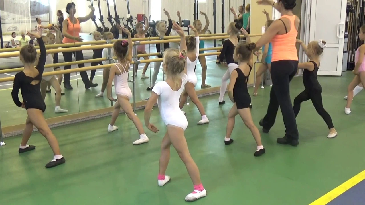 Плие. Деми плие в классическом танце. Хореография в фигурном катании. /Сhoreography. Lessons.