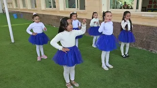 استعراض في منزلي أنثى السنجاب دق دق الباب 