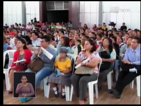 Entregan certificados de capacitación a maestros