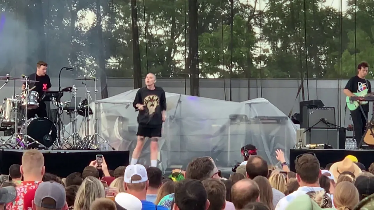 Bishop Briggs - Dark Side (Dedicated to Twenty One Pilots) @ WonderBus (August 17, 2019)
