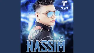 يسايسني ويقلشني 