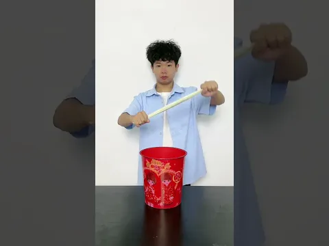 Foreigner's new way to bag trash, learned it hehe