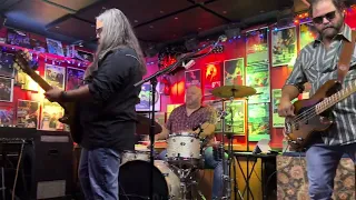 Derrick Dove The Peacekeepers - Flirtin With Disaster
