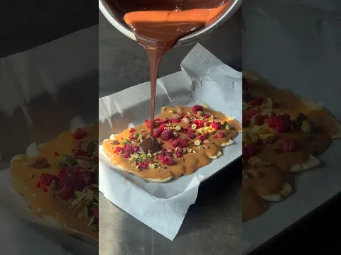 RECIPE BELOW 👇 Frozen Banana, Peanut Butter & Dark Chocolate Bark!