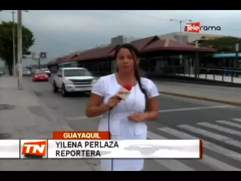 Conductores evitan invadir carril de la metrovía tras anuncio de aumento de multa