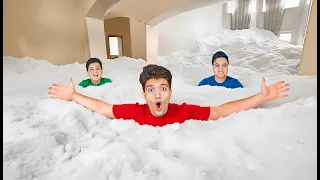 ملئنا منزلنا بـ 50 000 كيلو ثلج ابويا طردنا من البيت  ملئنا منزلنا بـ 50 000 كيلو ثلج ابويا طردنا من البيت