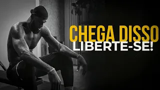PARE DE DIMINUIR SEUS SONHOS PARA CABER NA VIDA DOS OUTROS!
