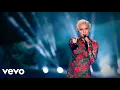 Download Lagu Lady Gaga - Million Reasons + A-YO + John Wayne (Live at the Victoria Secret Fashion Show) Legendado