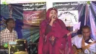 الفنانة منى بنت دندني تغني رائعة العلامة محمد اليدالي صلاة ربي مع السلام   قناة الوطنية دندنها