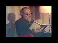Download Lagu Basil Bunting, 1976, membaca \