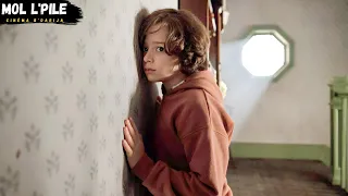 ولد صغير يكتشف أن والديه دفنوا أخته وهي حية داخل جدار المنزل لأنها تعاني من تشوه ملخص 𝐂𝐨𝐛𝐰𝐞𝐛 