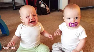 Download Video Lucu Bikin Ngakak Terbaru : Bayi kembar yang sangat imut dan lucu di planet ini MP3