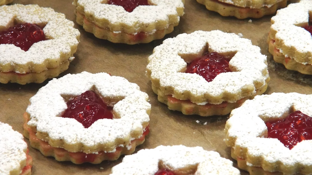 leckere Linzer Plätzchen  - Spitzbuben / Weihnachtskekse. 