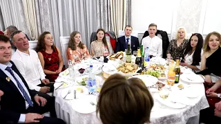 Раз я сиділа біля віконця Українські народні пісні 