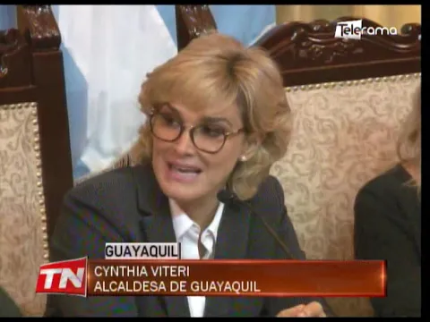 Viteri señala que el gobierno debe establecer alza de pasajes