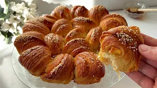 كرواسون خلية النحل شهدة بالجبن والعسل 