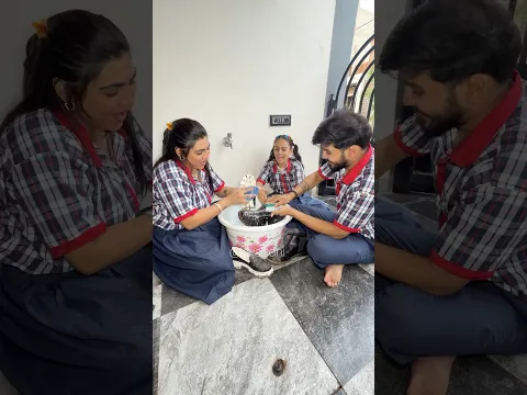 दोस्तो कों जूते धोना सिखाया￼🥾😂 #funny #youtubeshorts #shorts #shortvideo @Kajalsoni_vlogs