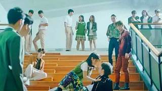 بنت فقيره بتضرب اغنى طالب فبيقرر انه ينتقم وبيتنمر عليها هو واصحابه ملخص مسلسل فتيان قبل الزهور كامل 