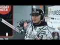 Skusta Clee performs “Umaasa” LIVE on Wish 107.5 Bus